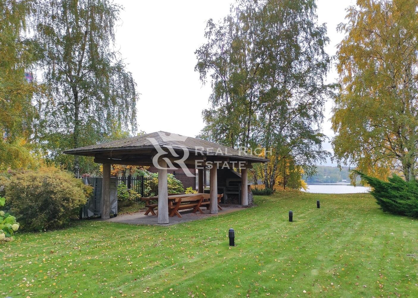 2-этажный коттедж 860 м² с отделкой