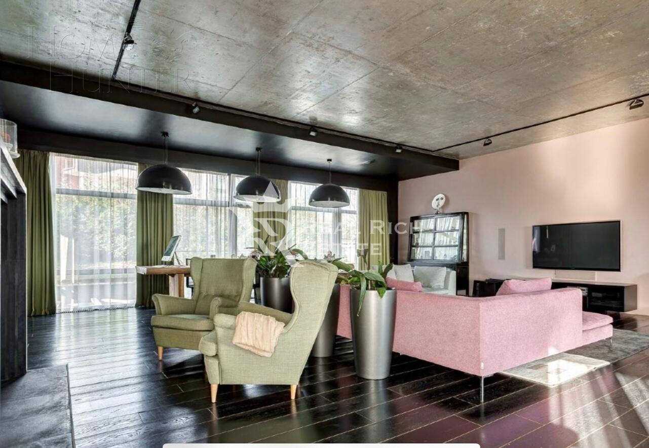 2-этажный коттедж 1 000 м² с отделкой