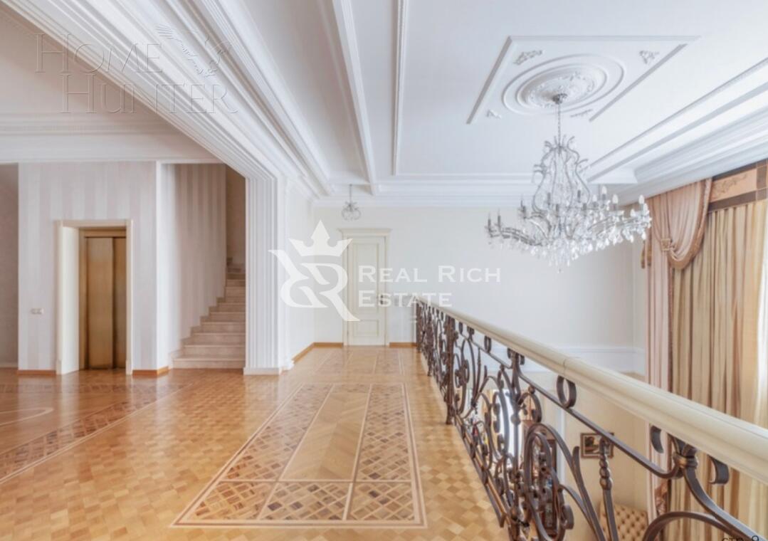 3-этажный коттедж 1 800 м² с отделкой