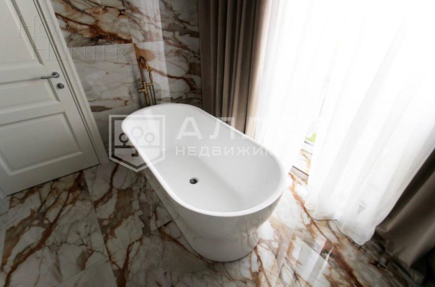 3-этажный таунхаус 320 м² с отделкой