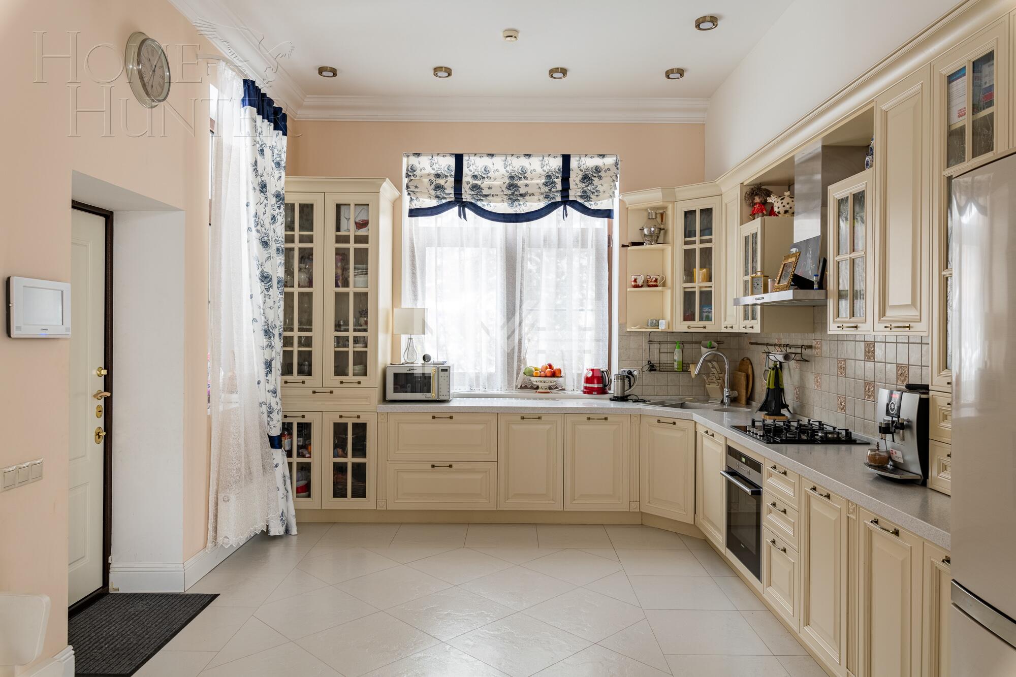 2-этажный коттедж 310 м² с отделкой