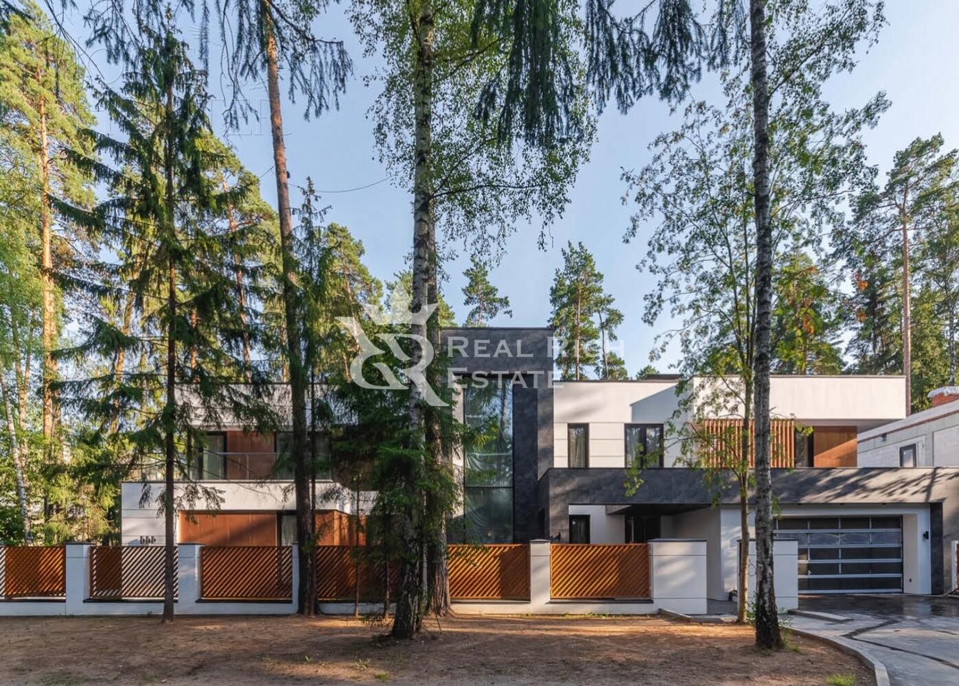 2-этажный коттедж 800 м² без отделки