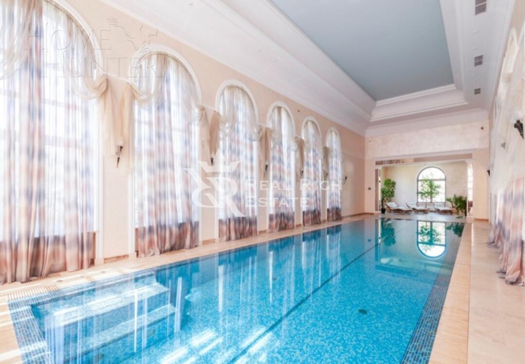 3-этажный коттедж 1 800 м² с отделкой