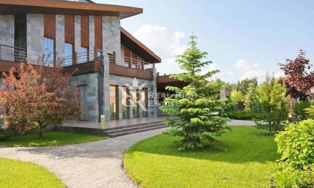 2-этажный коттедж 900 м² с отделкой