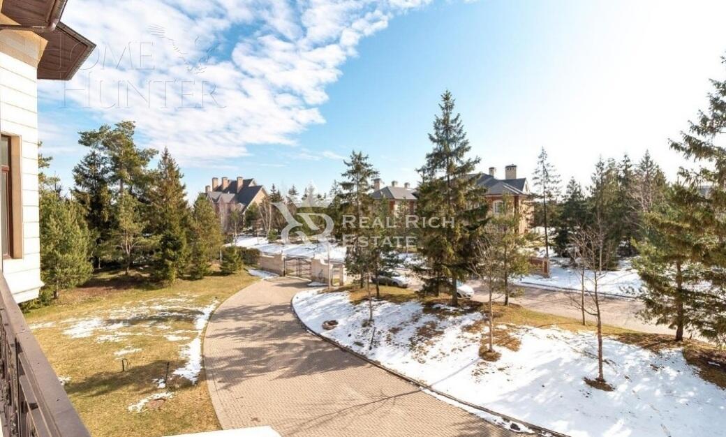 2-этажный коттедж 2 800 м² без отделки