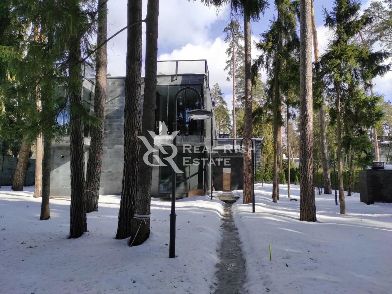 2-этажный коттедж 680 м² с отделкой