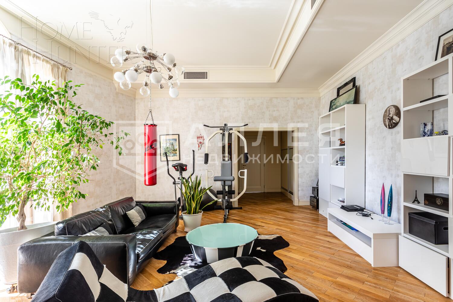 3-этажный коттедж 650 м² с отделкой