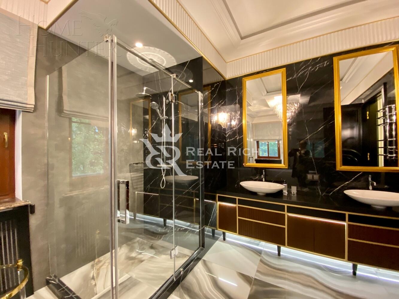 3-этажный коттедж 697 м² с отделкой