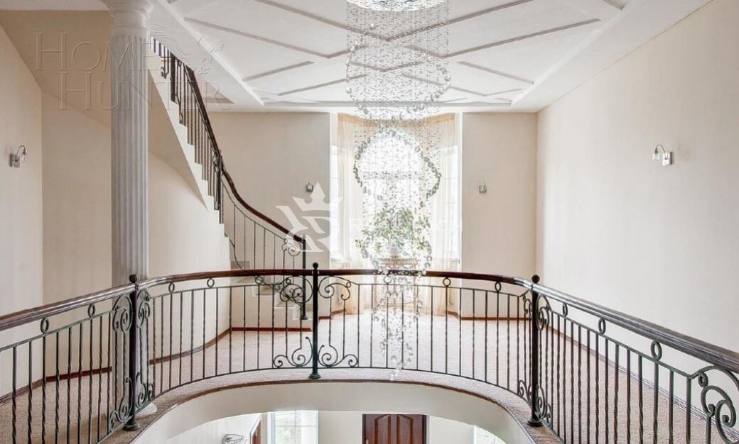 2-этажный коттедж 690 м² с отделкой