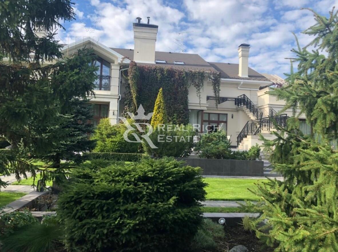 2-этажный коттедж 921.2 м² с отделкой