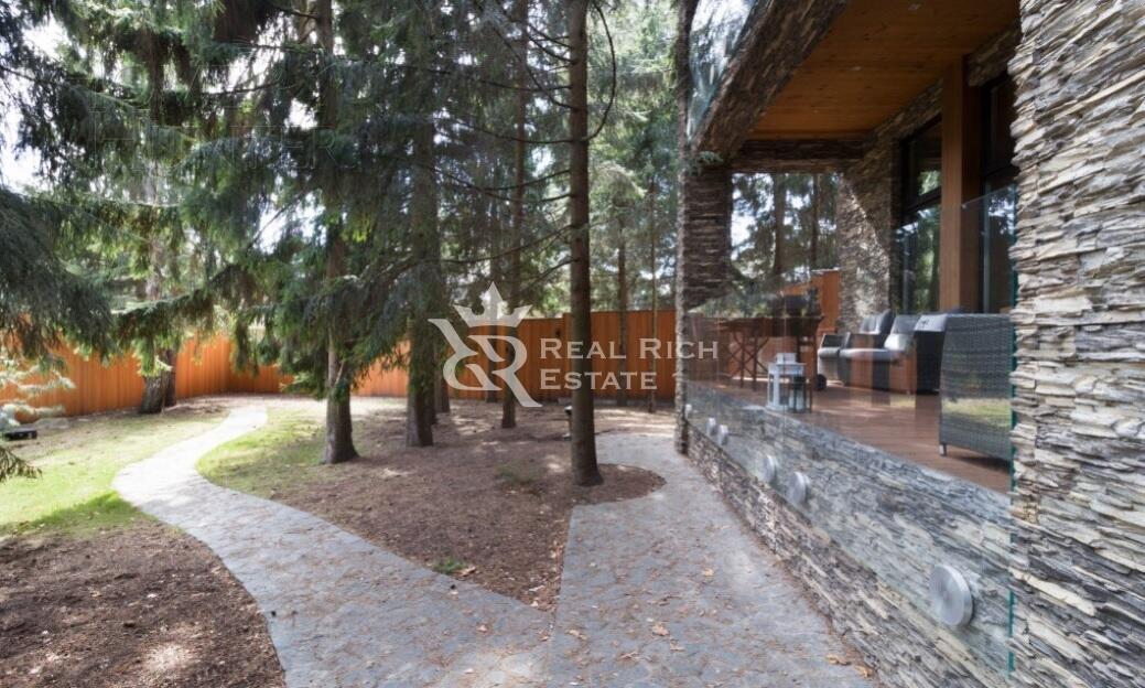 2-этажный коттедж 1 040 м² с отделкой