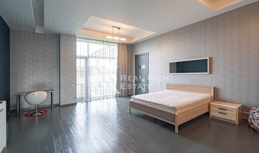 2-этажный коттедж 1 400 м² с отделкой