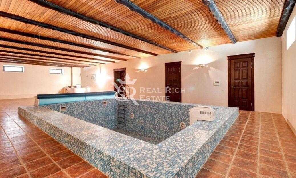 2-этажный коттедж 980 м² с отделкой