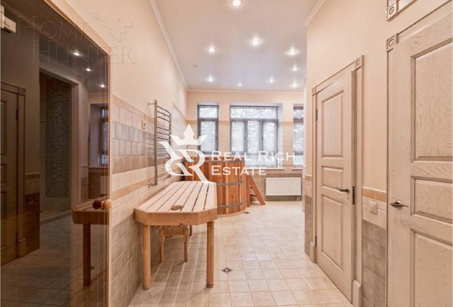 3-этажный коттедж 450 м² с отделкой