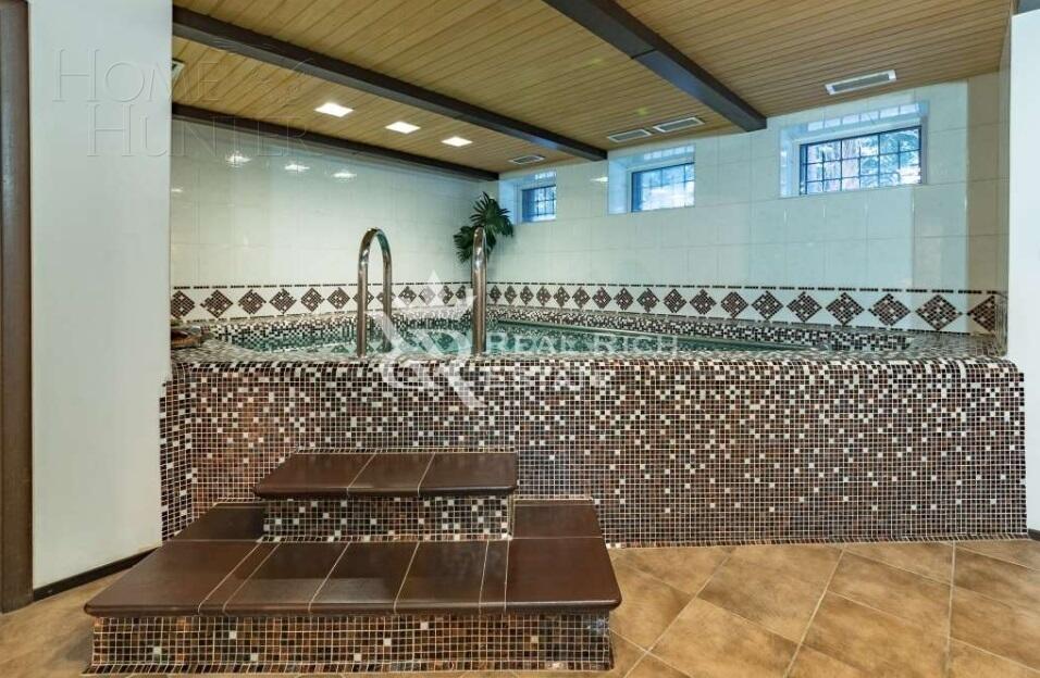 3-этажный коттедж 700 м² с отделкой