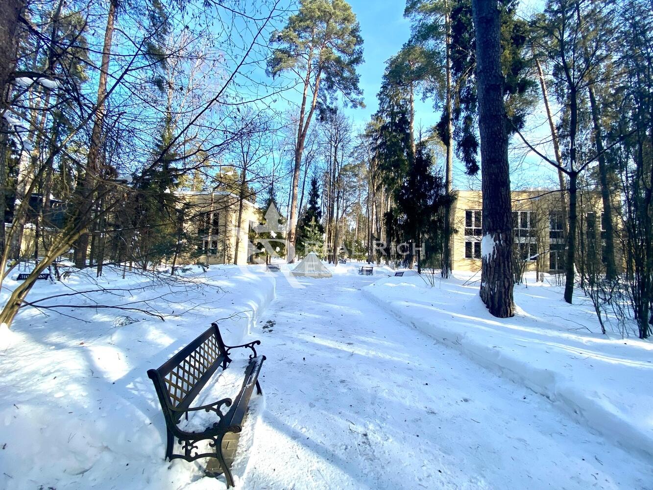 2-этажный коттедж 1 518 м² с отделкой