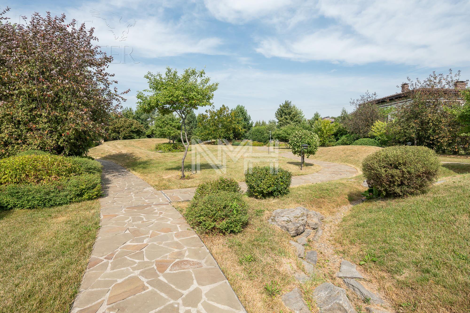 2-этажный коттедж 550 м² без отделки