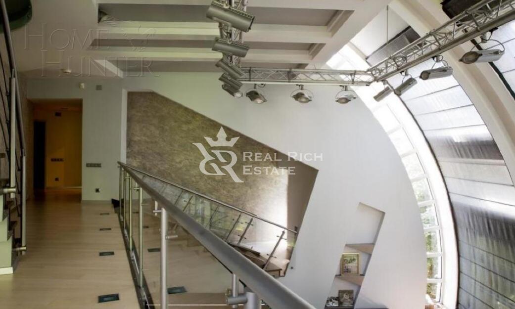 2-этажный коттедж 1 200 м² с отделкой