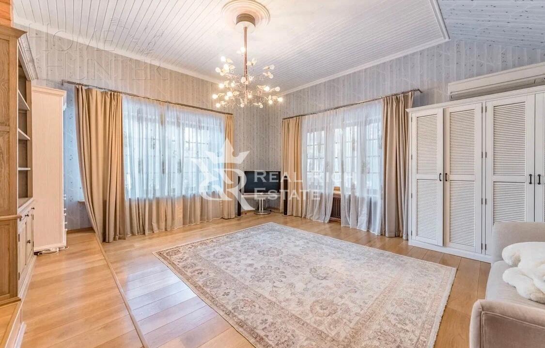 2-этажный коттедж 725 м² с отделкой