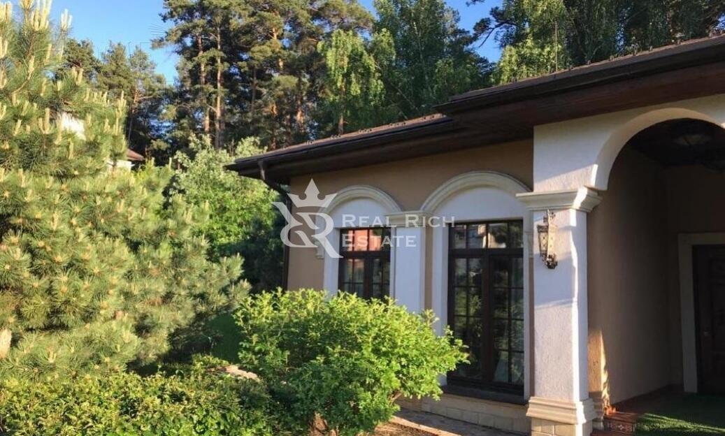 2-этажный коттедж 900 м² с отделкой