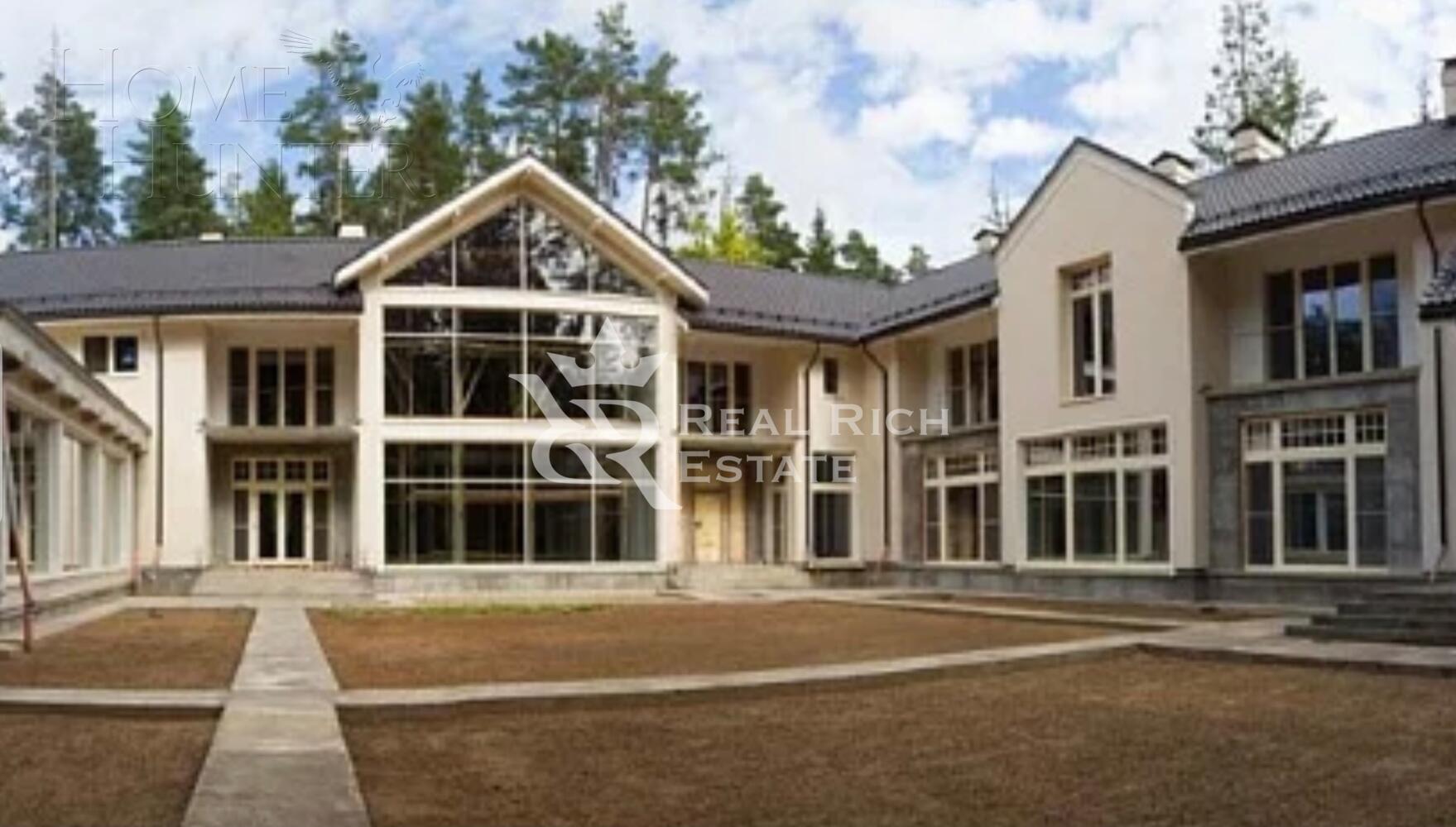 2-этажный коттедж 2 400 м² без отделки