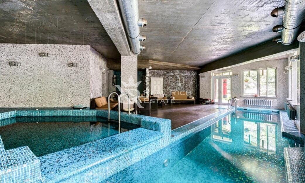 3-этажный коттедж 860 м² с отделкой