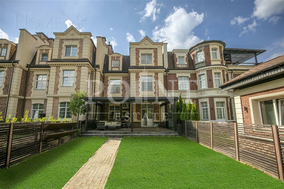 2-этажный таунхаус 320 м² с отделкой