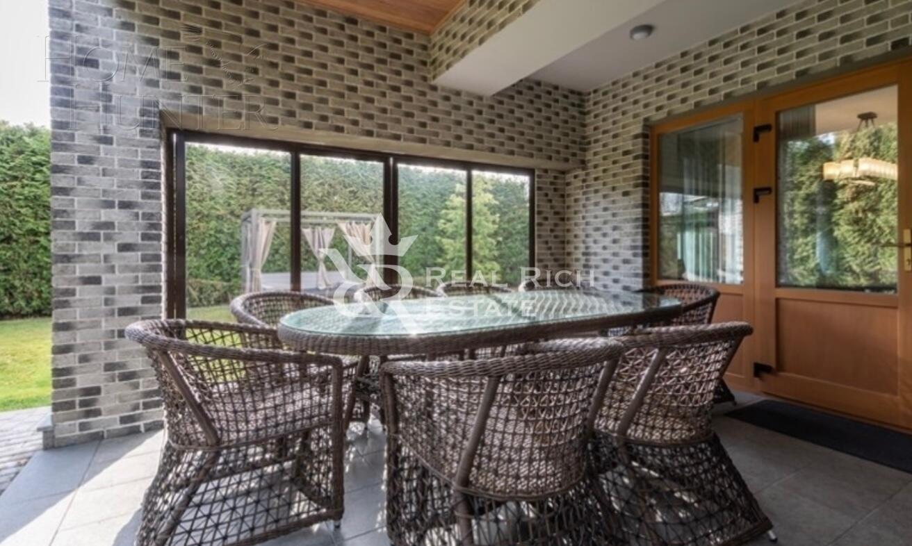 2-этажный коттедж 400 м² с отделкой