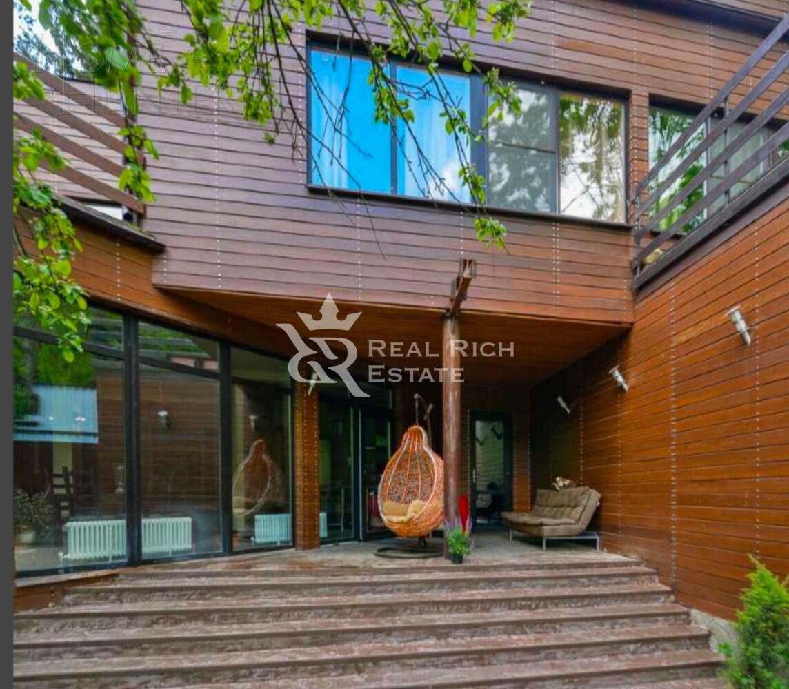 3-этажный коттедж 380 м² с отделкой