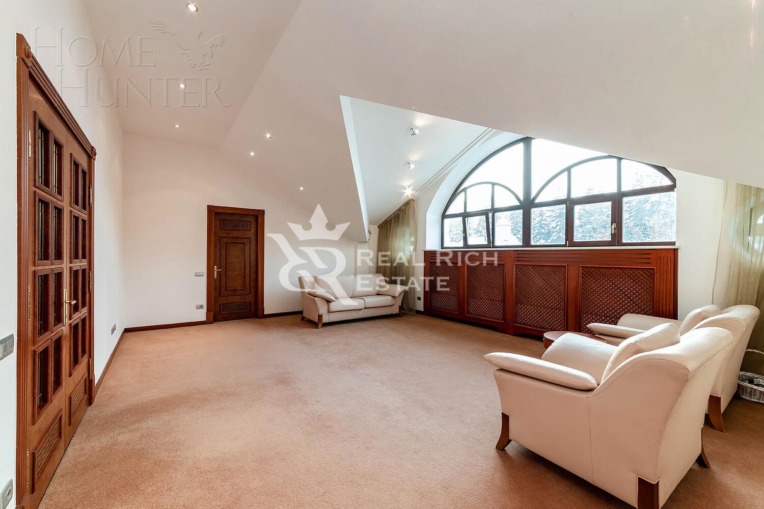 2-этажный коттедж 900 м² с отделкой