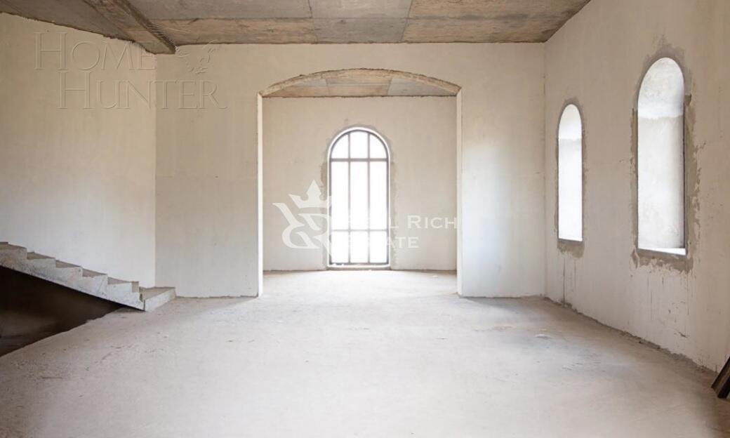 3-этажный коттедж 520 м² без отделки