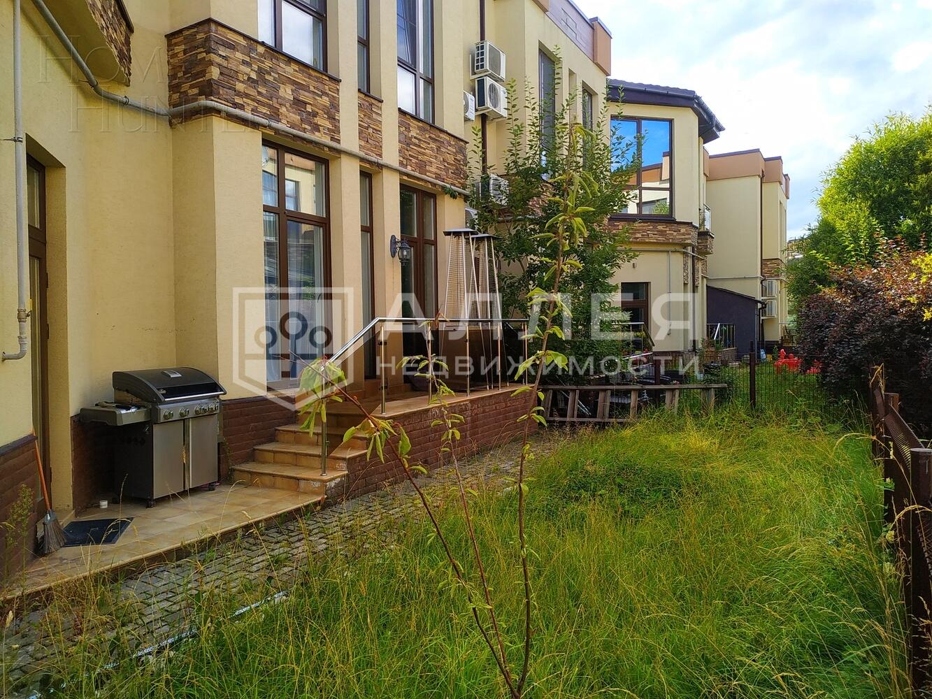 2-этажный таунхаус 200 м² с отделкой