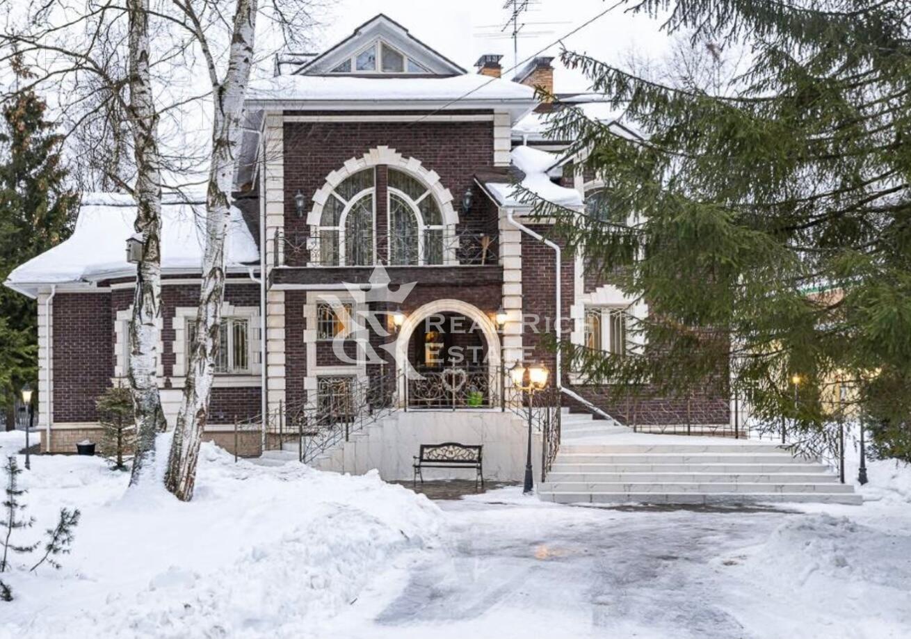 2-этажный коттедж 750 м² с отделкой