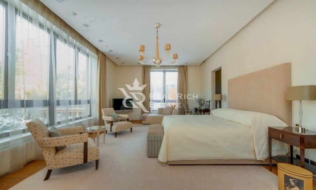 2-этажный коттедж 2 100 м² с отделкой