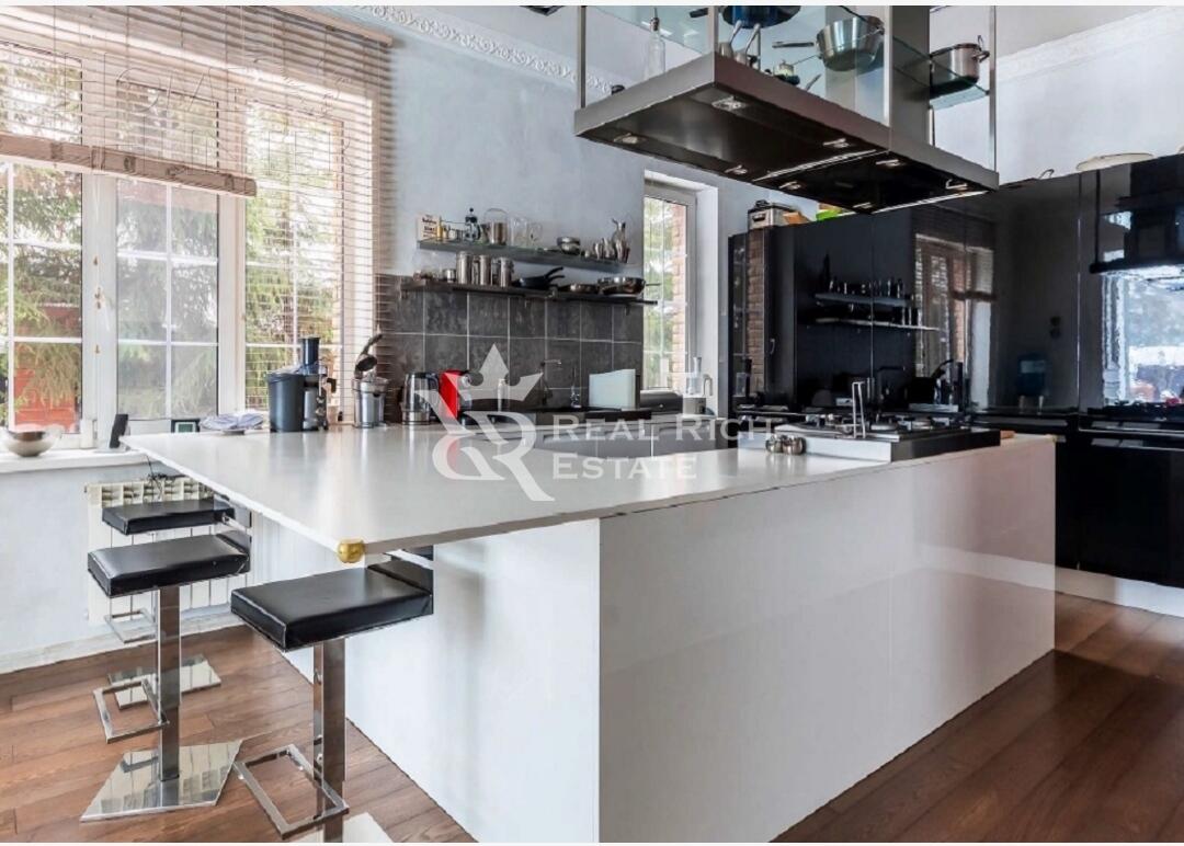 2-этажный коттедж 542 м² с отделкой