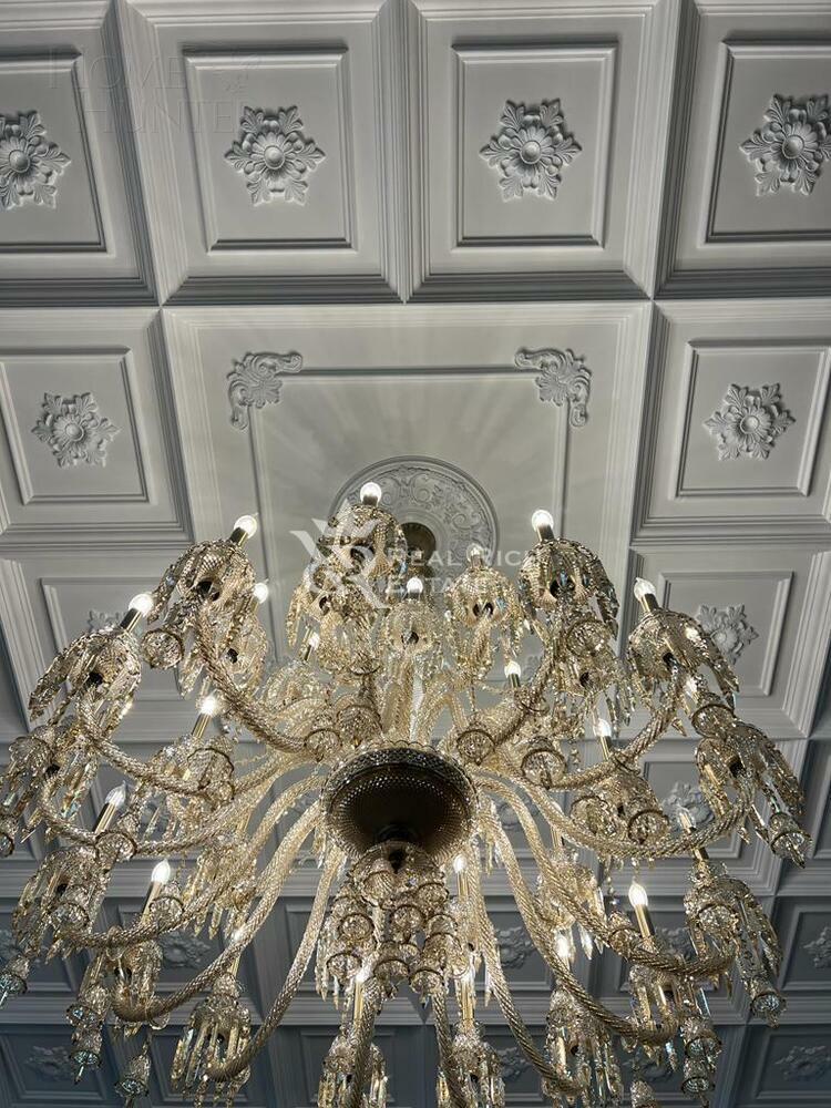 3-этажный коттедж 1 000 м² с отделкой