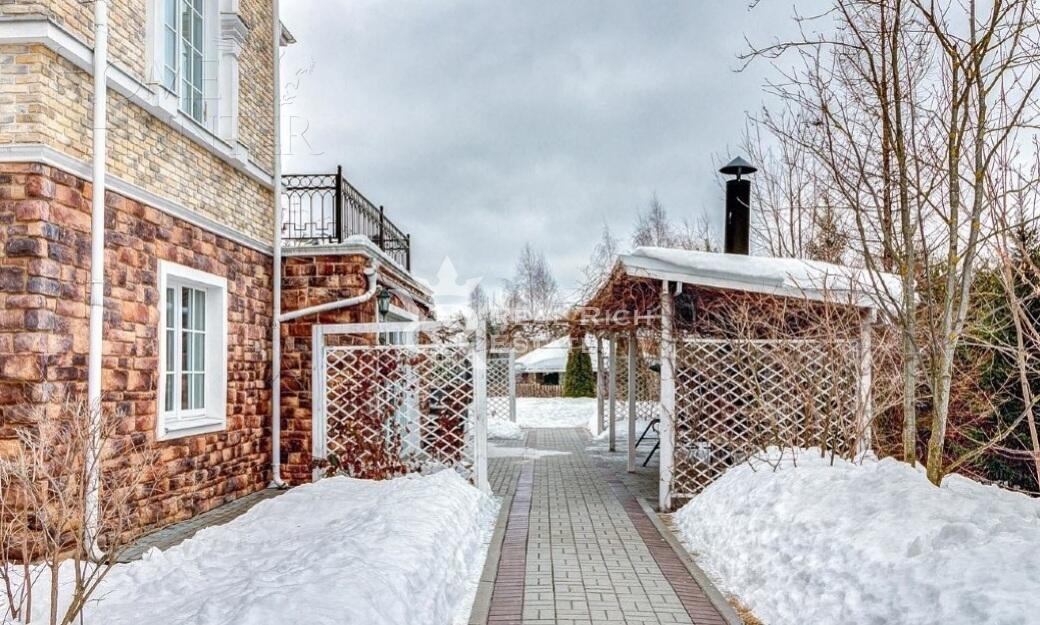 2-этажный коттедж 550 м² с отделкой