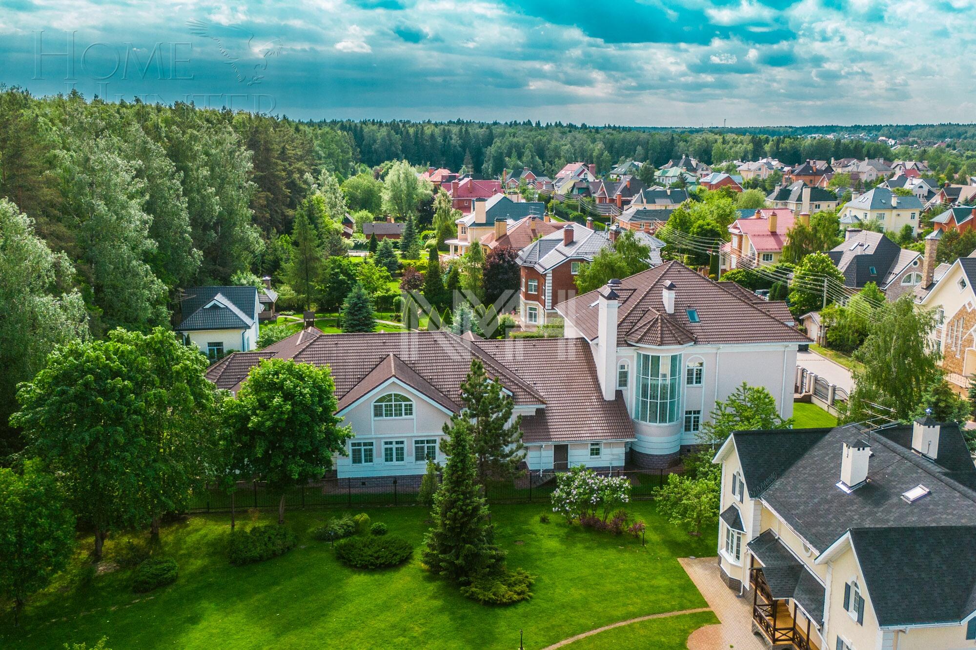 3-этажный коттедж 1 238 м² с отделкой