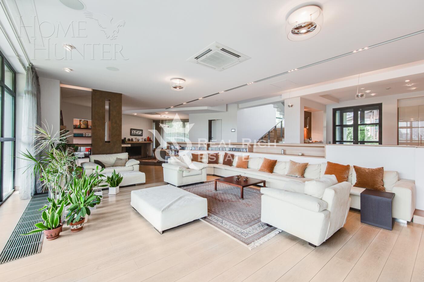 2-этажный коттедж 1 100 м² с отделкой