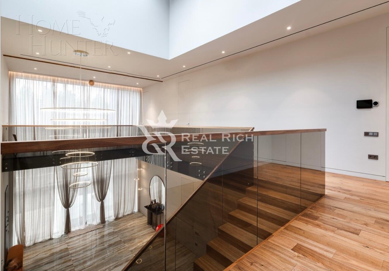 3-этажный коттедж 1 200 м² с отделкой