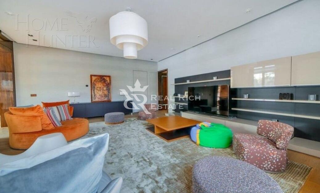 2-этажный коттедж 2 100 м² с отделкой