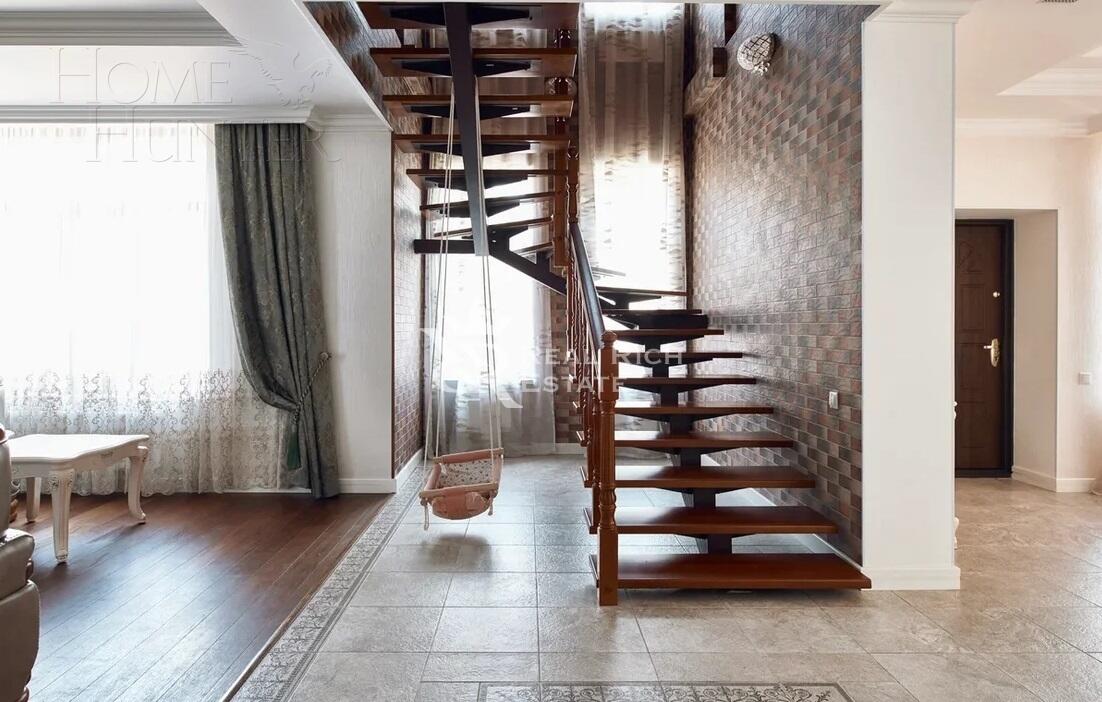 2-этажный коттедж 600 м² с отделкой