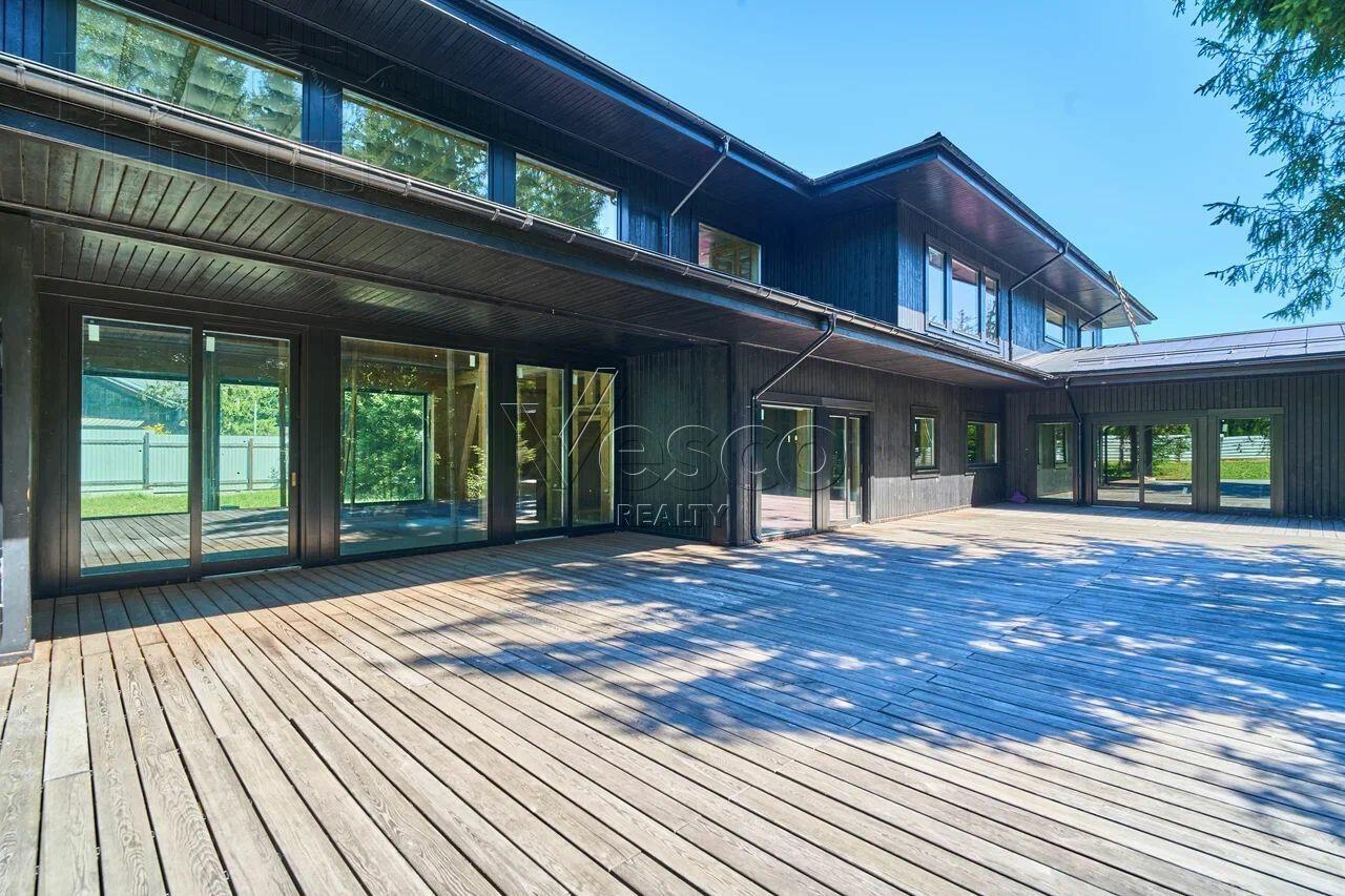 2-этажный коттедж 945 м² без отделки