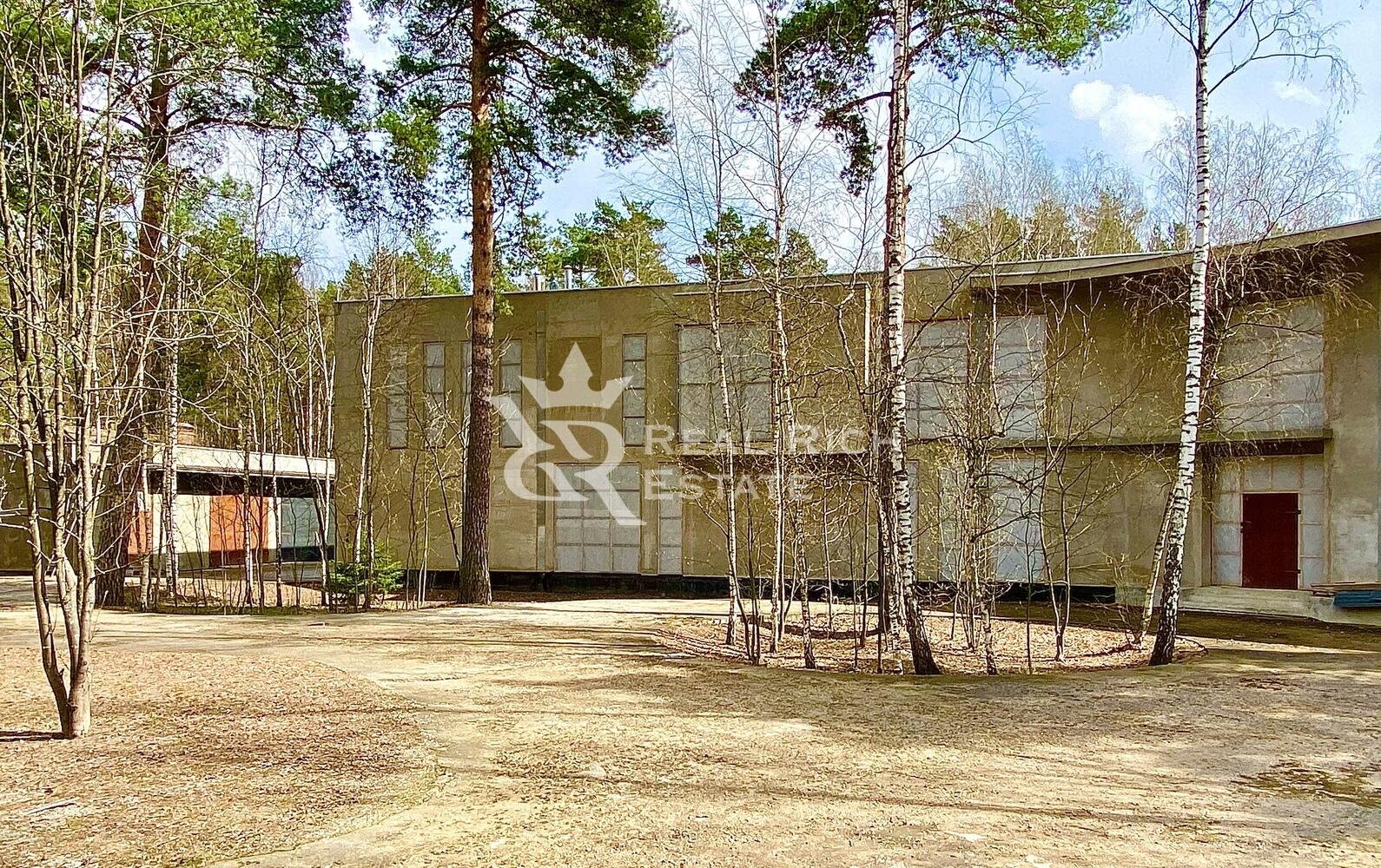 2-этажный коттедж 1 926 м² без отделки