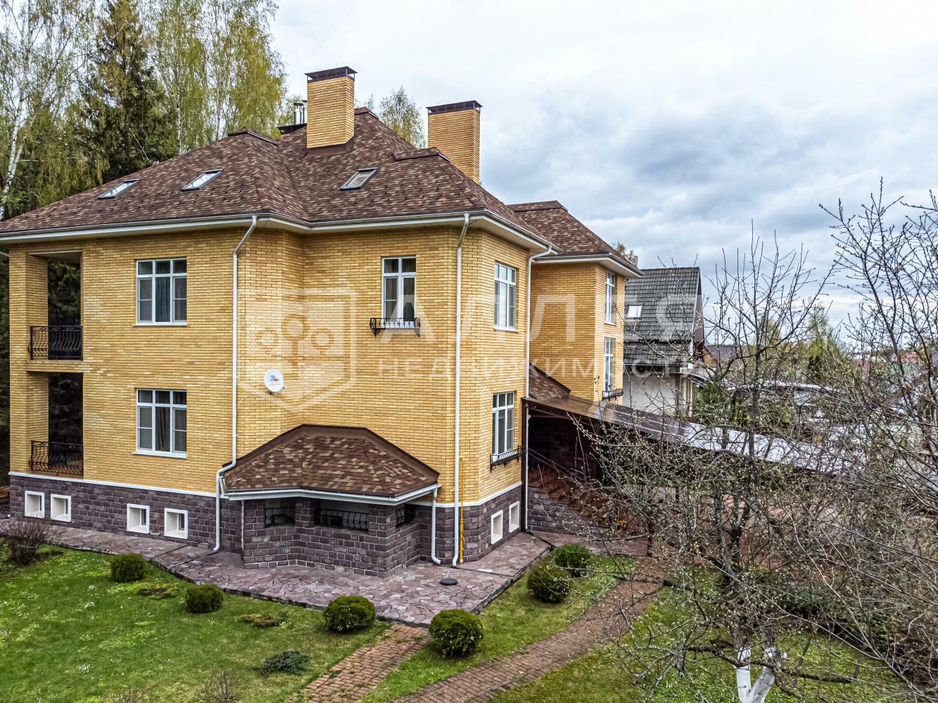 2-этажный коттедж 350 м² с отделкой