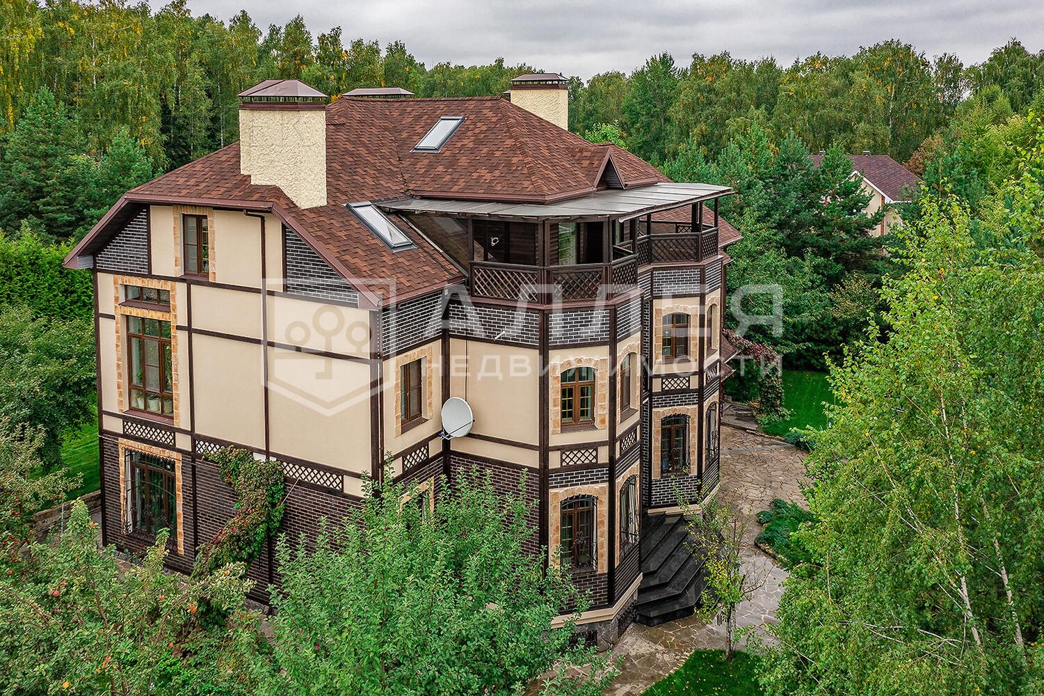 2-этажный коттедж 948 м² с отделкой