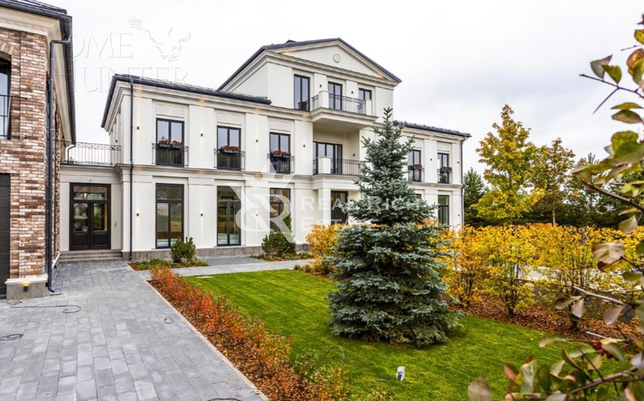 2-этажный коттедж 890 м² с отделкой