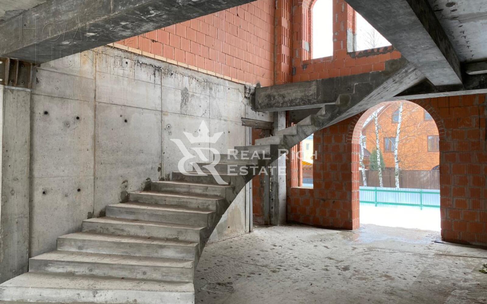 2-этажный коттедж 1 280 м² без отделки