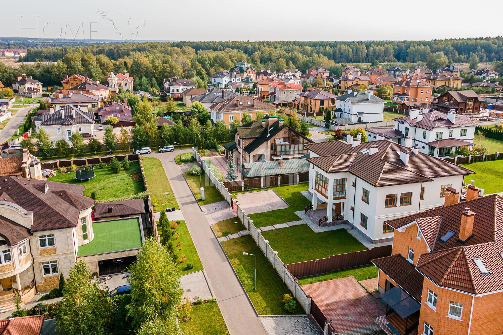 2-этажный коттедж 1 036 м² с отделкой