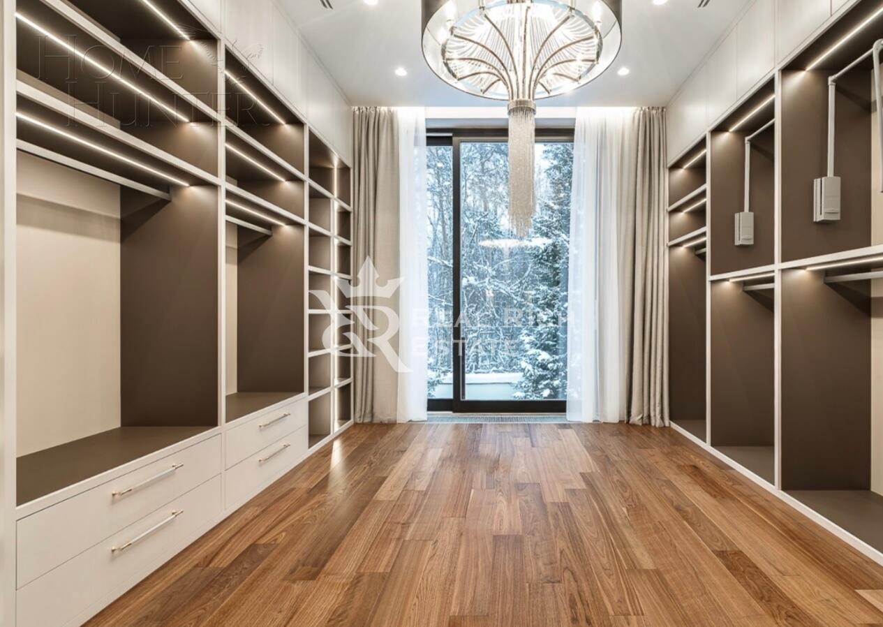 2-этажный коттедж 1 400 м² без отделки